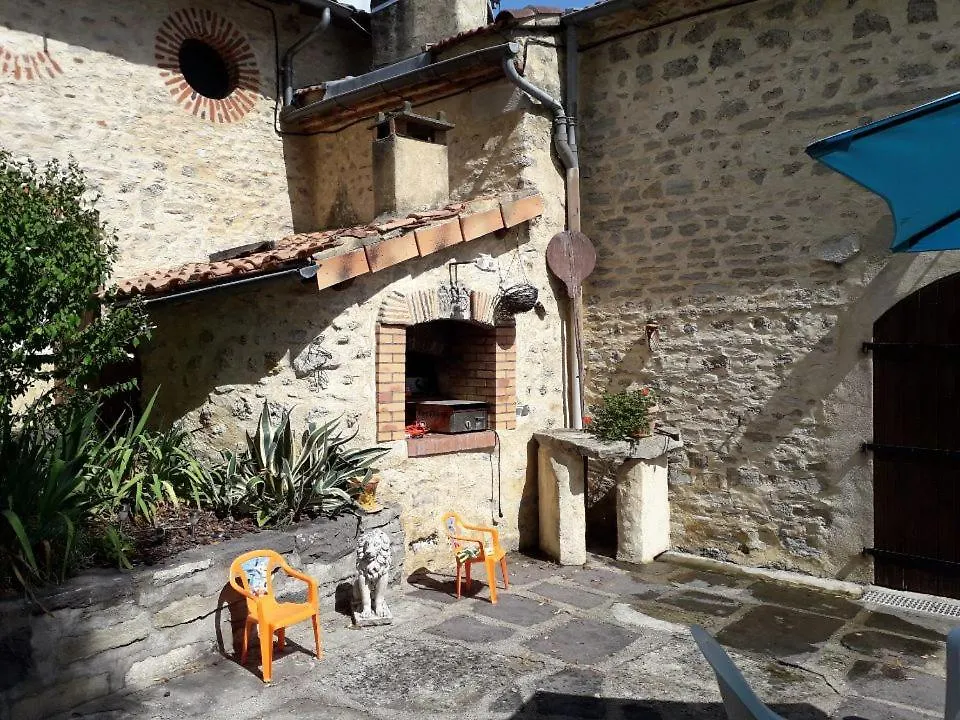 Gite Des Billaudes Thuret Francia